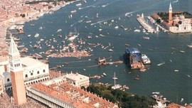 Copertina della news 15 luglio 1989:<br>il concerto dei Pink Floyd a Venezia